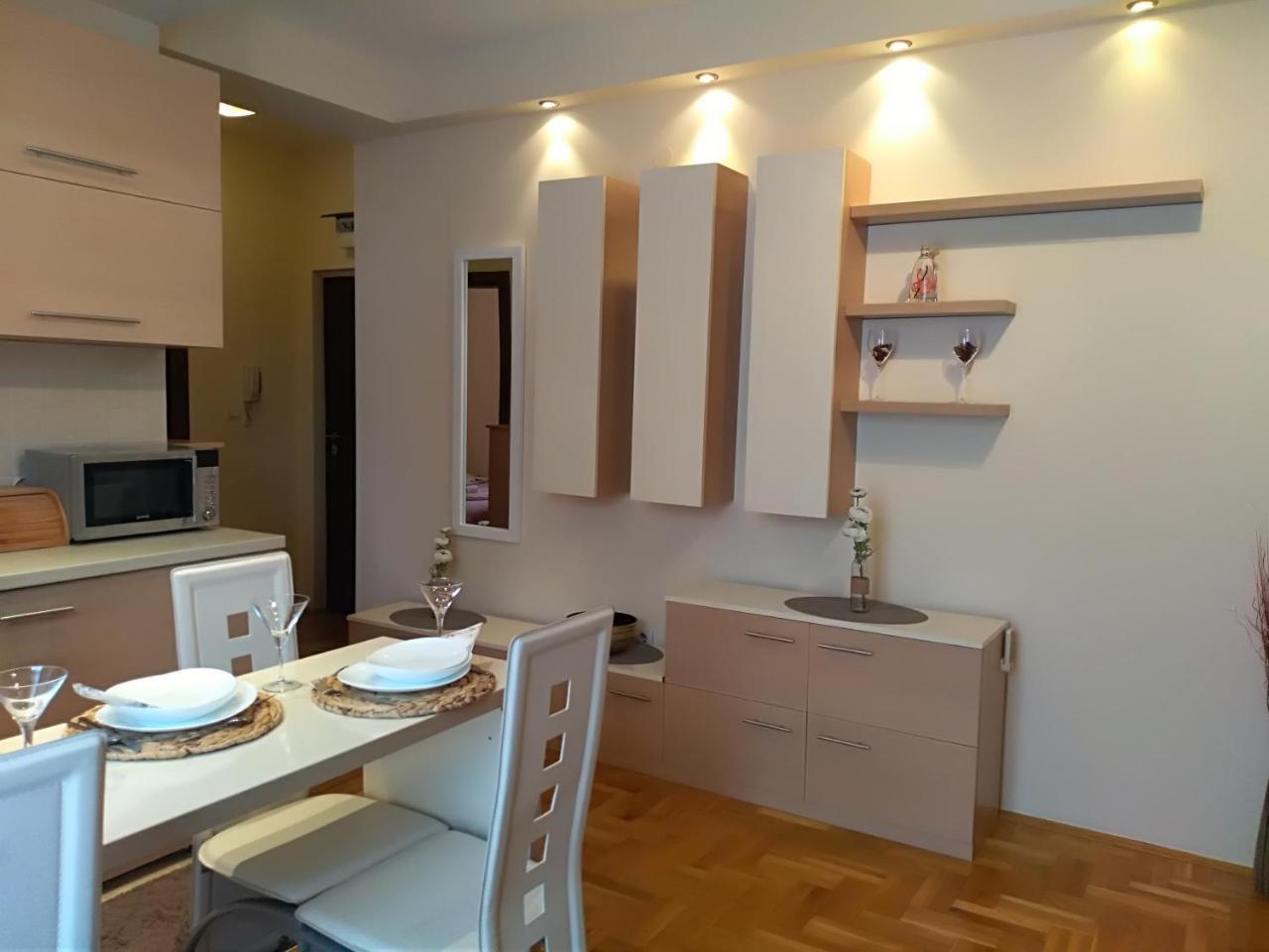 Apartman Nina Vojvode Stepe Vozdovac Voždivac Buitenkant foto