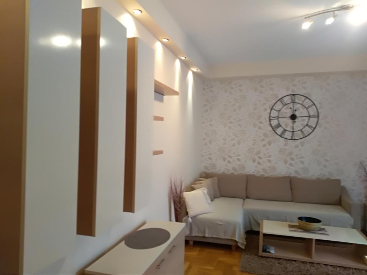 Apartman Nina Vojvode Stepe Vozdovac Voždivac Buitenkant foto